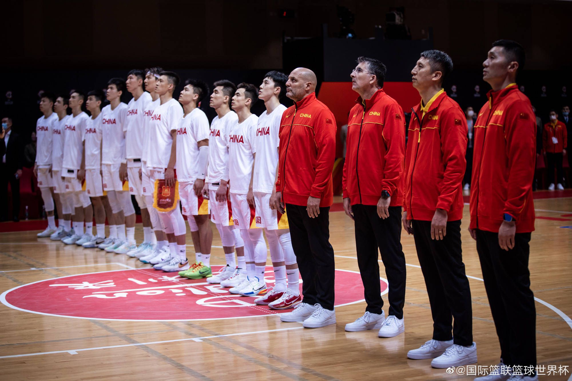作为2020年首部喜剧电影，三人极具反差的混搭组合一经公布就戳中观众笑点